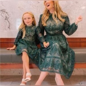 Ivy City Co Girls Green Sicily Dress Size 4/5T